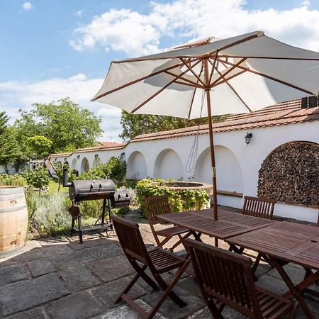 Apartmán Ambrožův dvůr Pouzdrany Exteriér fotografie